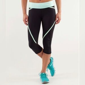 Lululemon Run: Pace Crop Black Petit Dot Fresh Teal 626